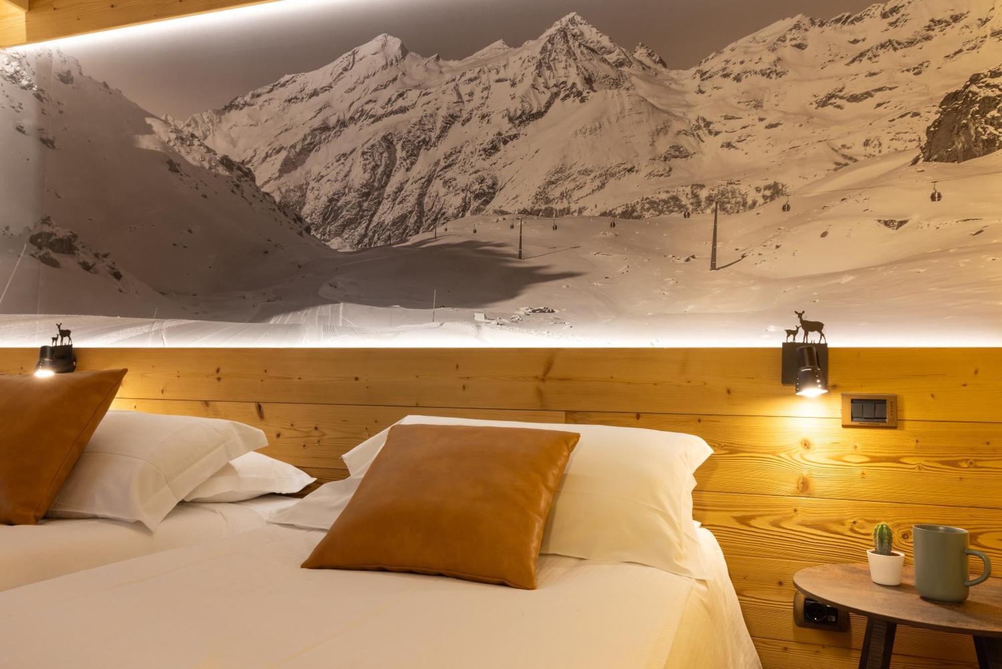 Hotel Petit Tournalin Champoluc Exterior photo